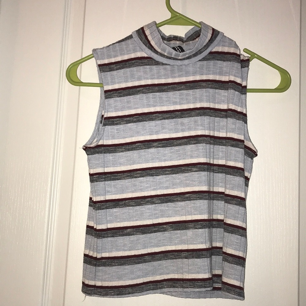 DIVIDED crop top